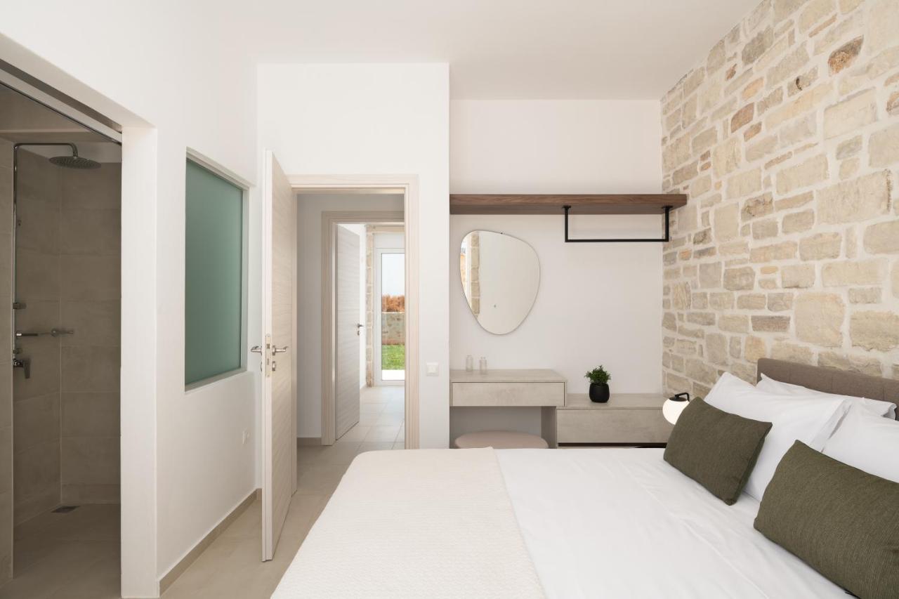 Evaero Villas I, Ii, Iii, IV - An Ever-So Inviting Escape, By Thinkvilla Sfáka Exterior foto
