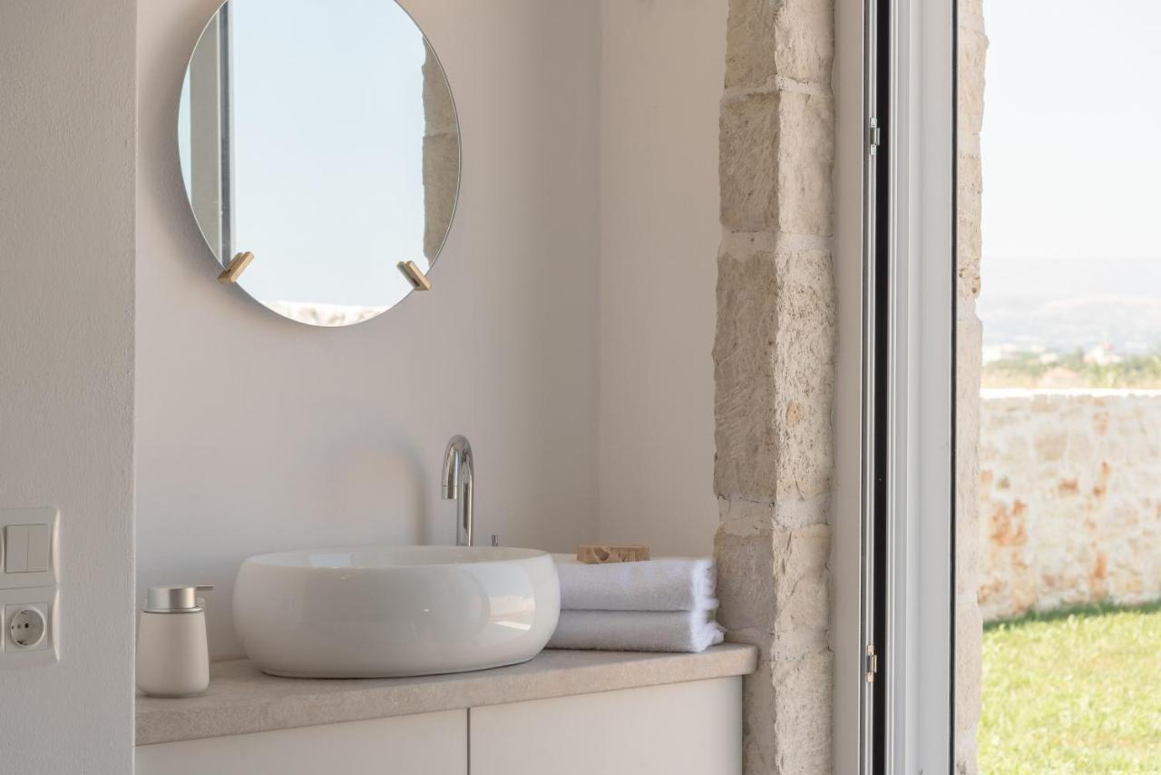 Evaero Villas I, Ii, Iii, IV - An Ever-So Inviting Escape, By Thinkvilla Sfáka Exterior foto