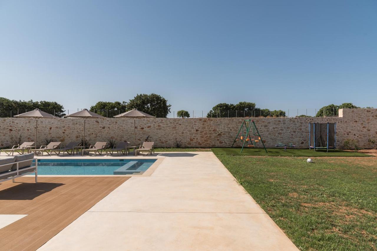 Evaero Villas I, Ii, Iii, IV - An Ever-So Inviting Escape, By Thinkvilla Sfáka Exterior foto
