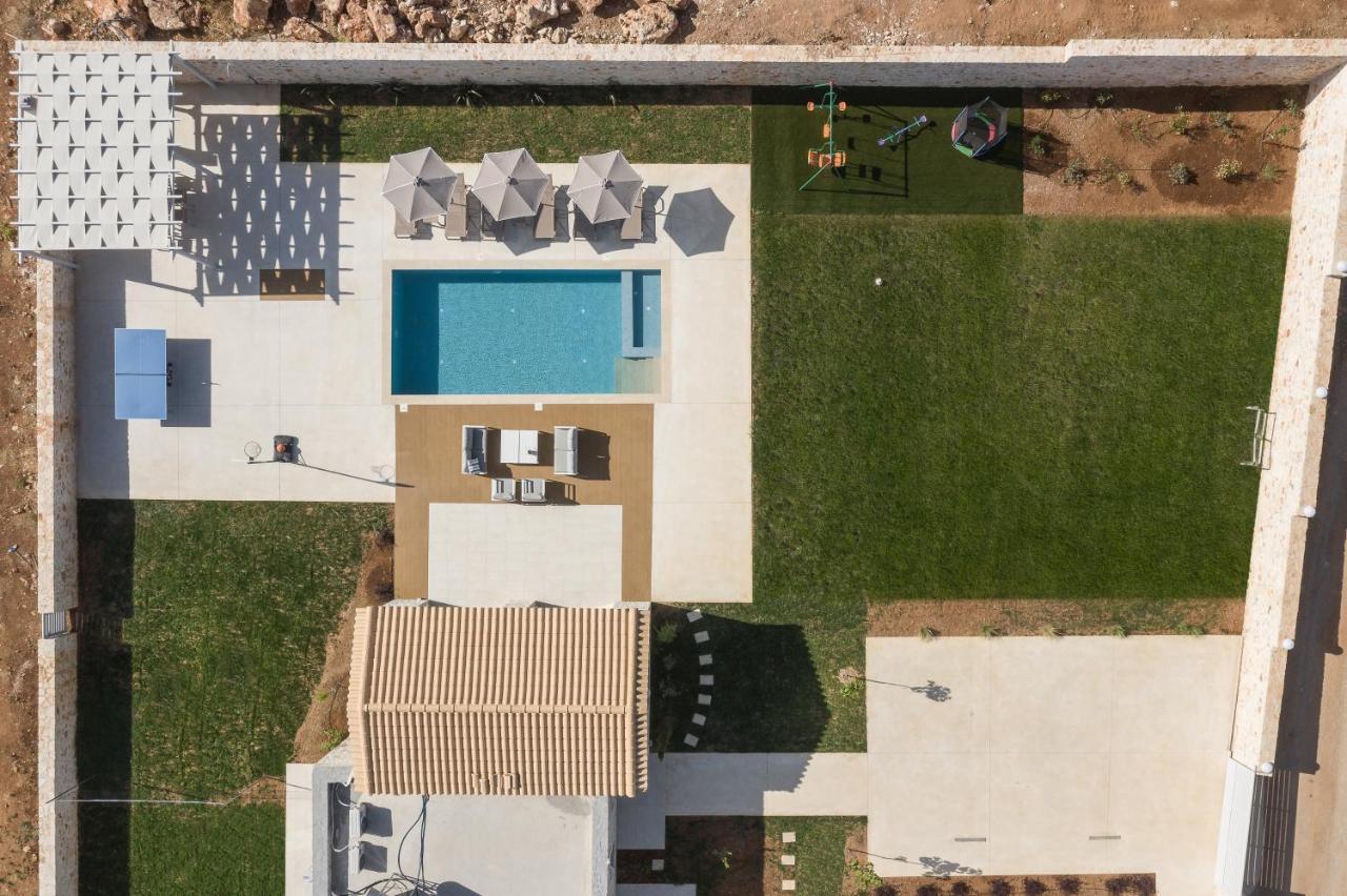 Evaero Villas I, Ii, Iii, IV - An Ever-So Inviting Escape, By Thinkvilla Sfáka Exterior foto